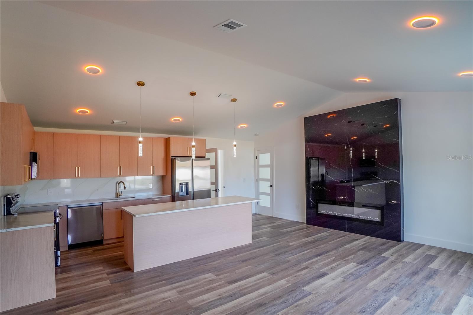 WARM MINERAL SPGS - Residential