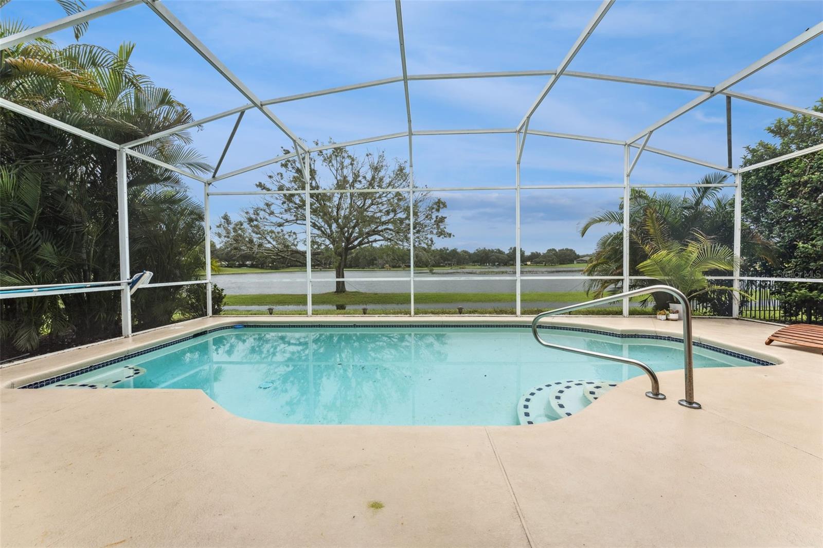CARRINGTON PARK - Residential