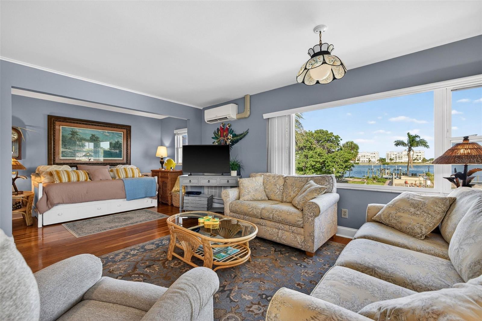 BAY ISLES CONDO - Residential