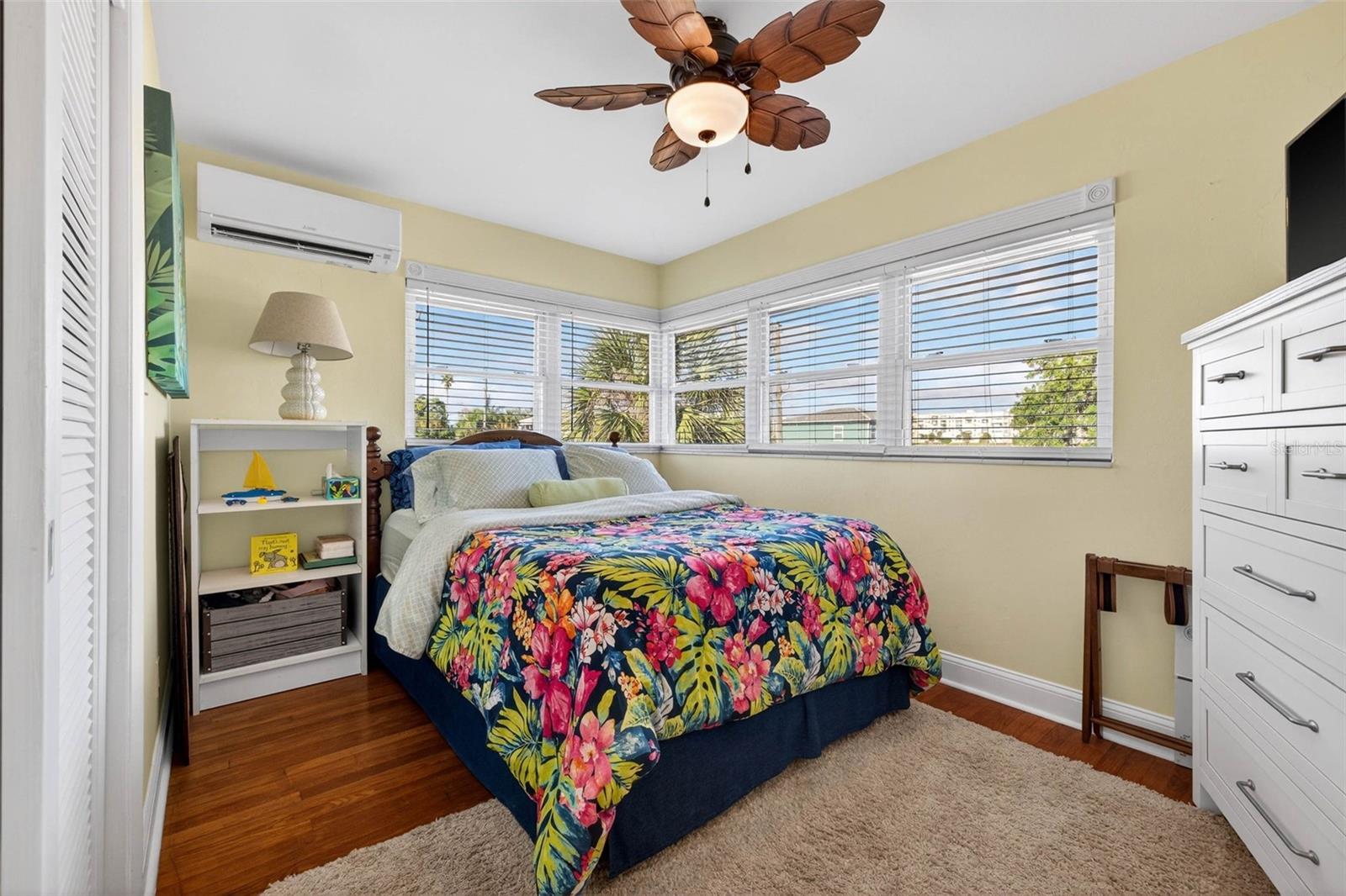 BAY ISLES CONDO - Residential