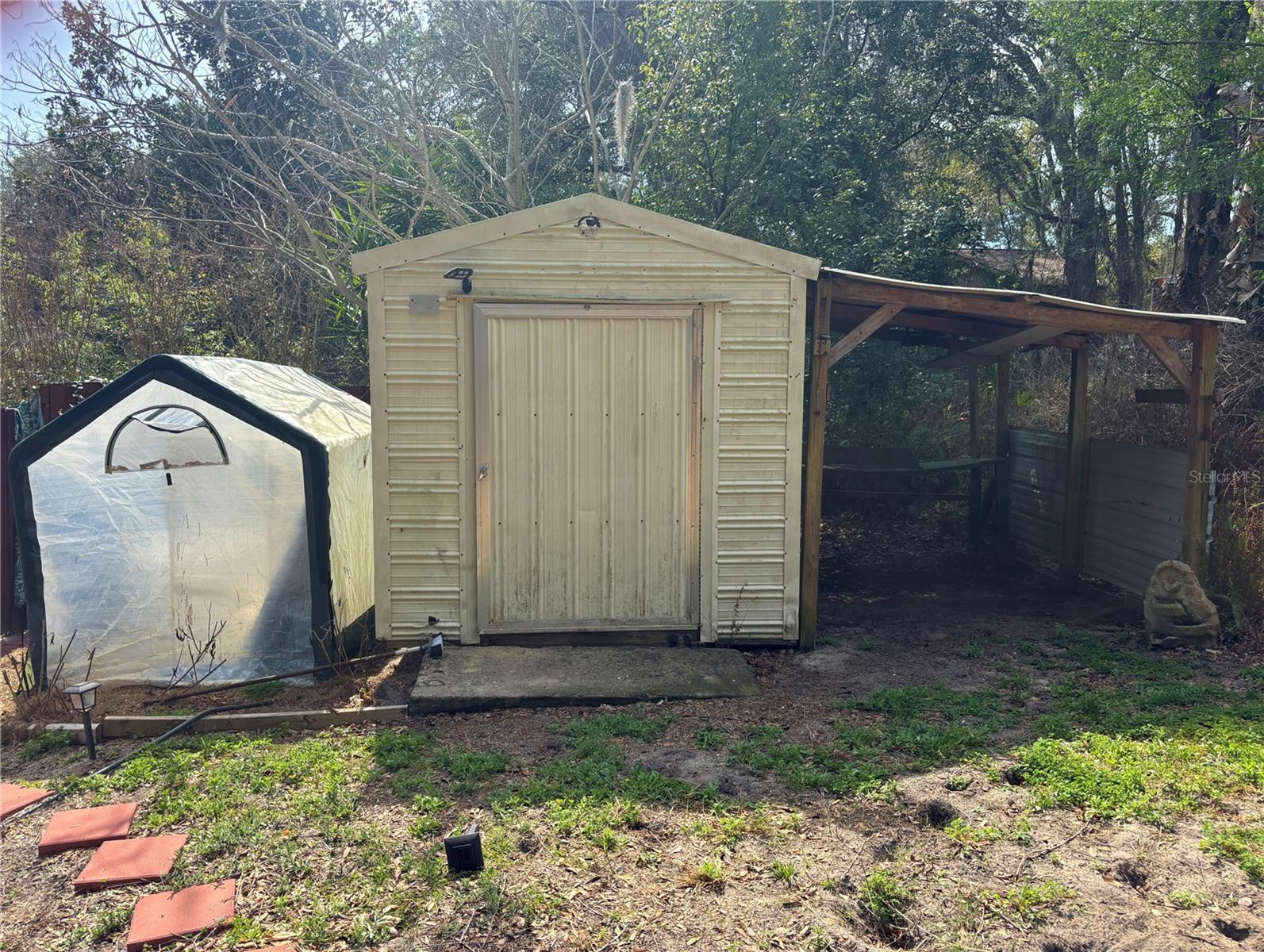 WOODS & LAKES - Residential