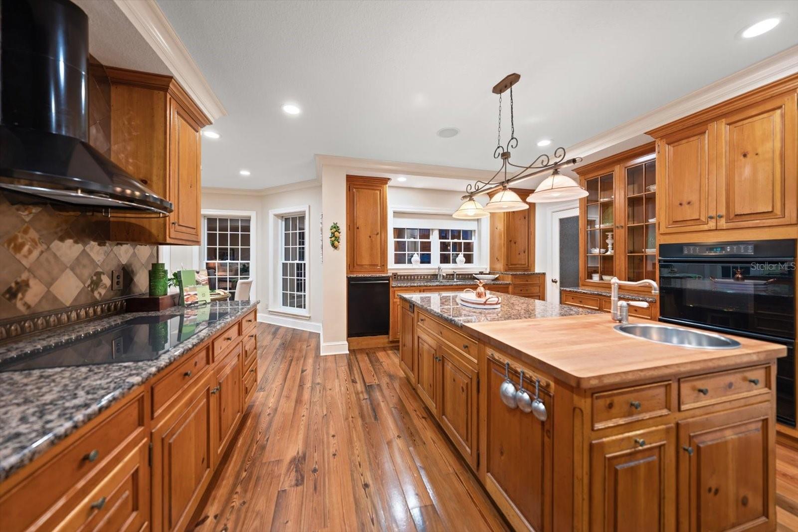 BELLEAIR ESTATES - Residential