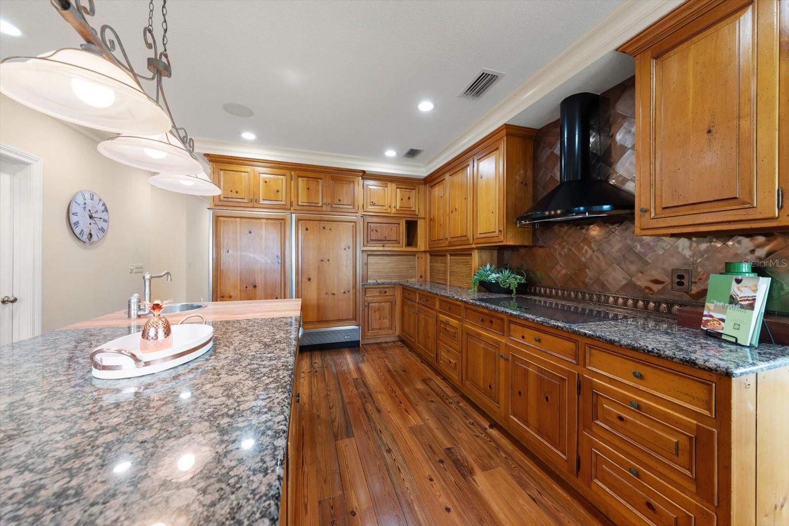 BELLEAIR ESTATES - Residential