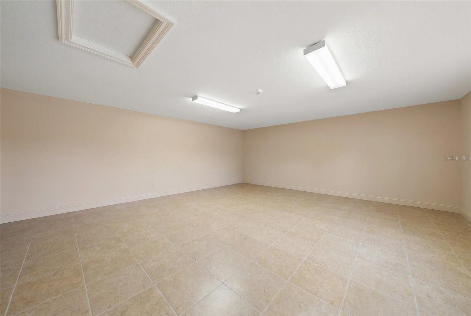 BELLEAIR ESTATES - Residential