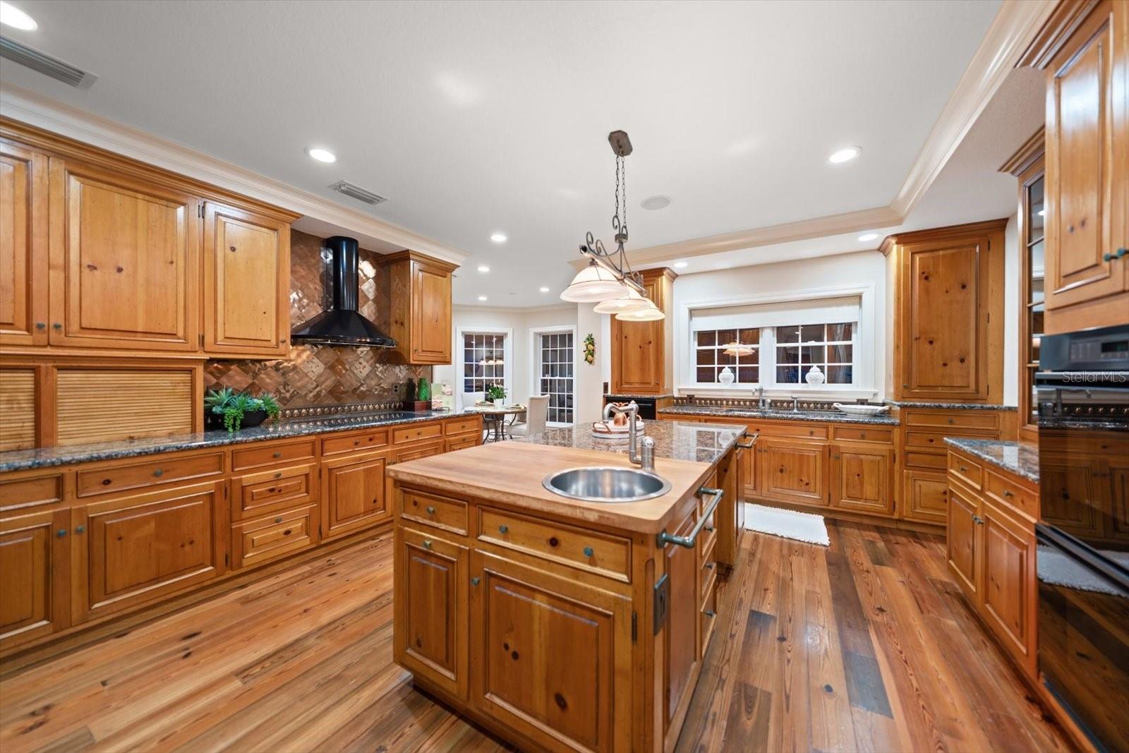 BELLEAIR ESTATES - Residential