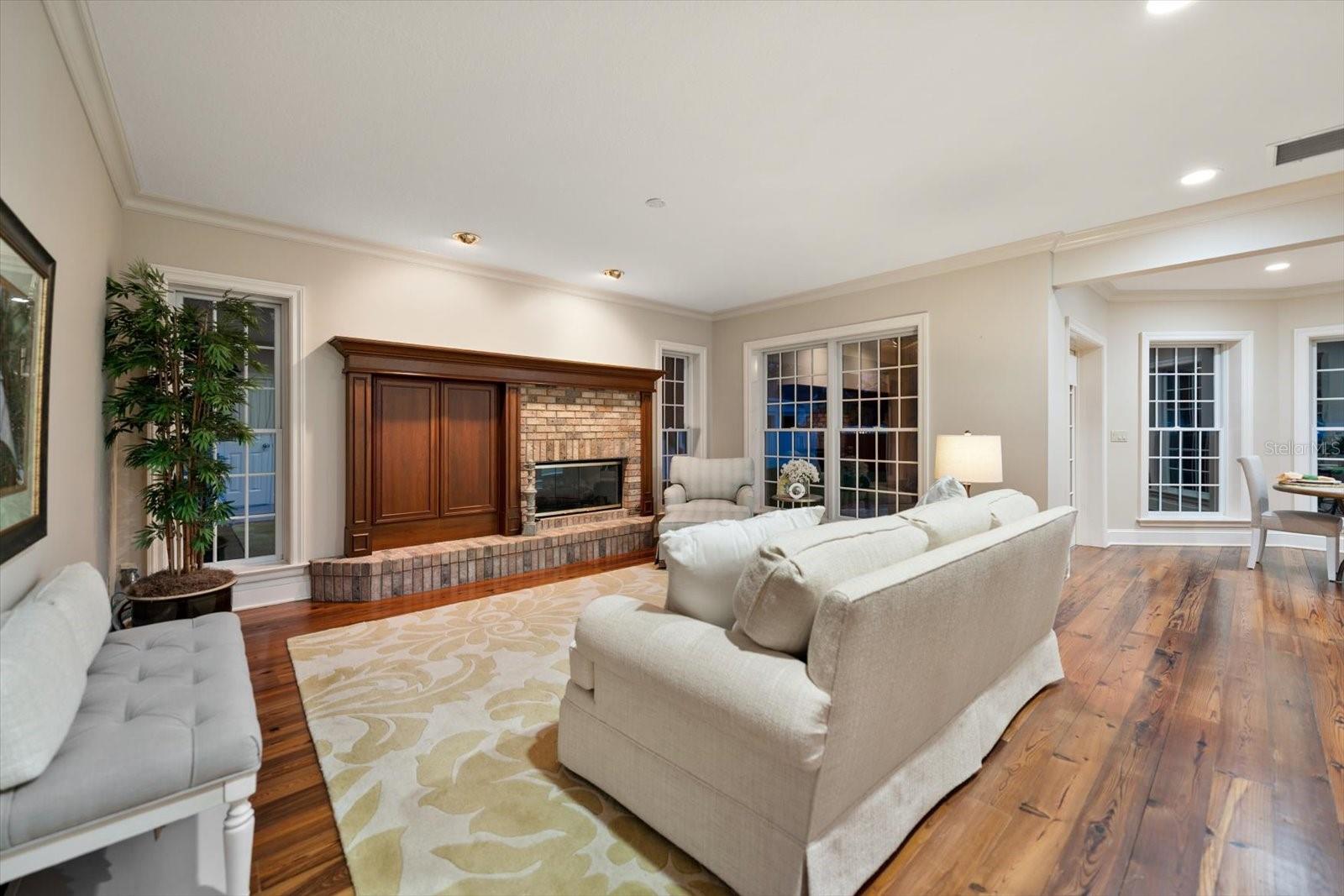 BELLEAIR ESTATES - Residential