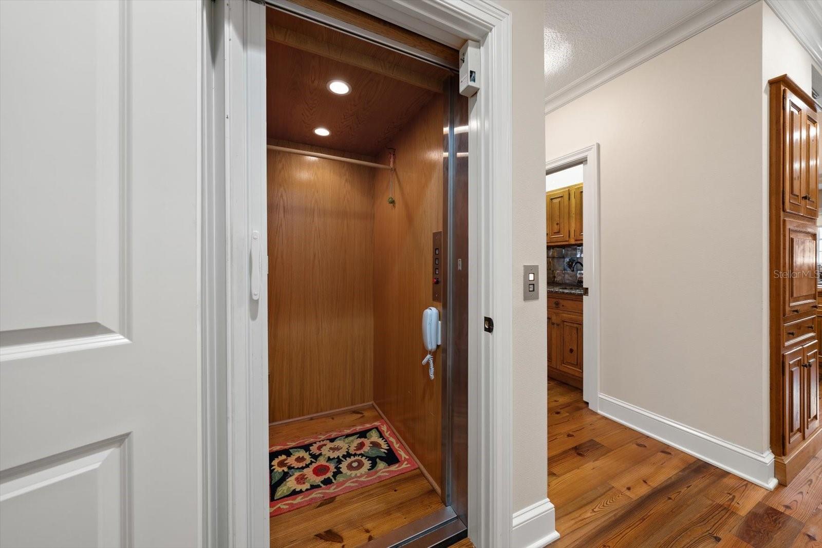 BELLEAIR ESTATES - Residential