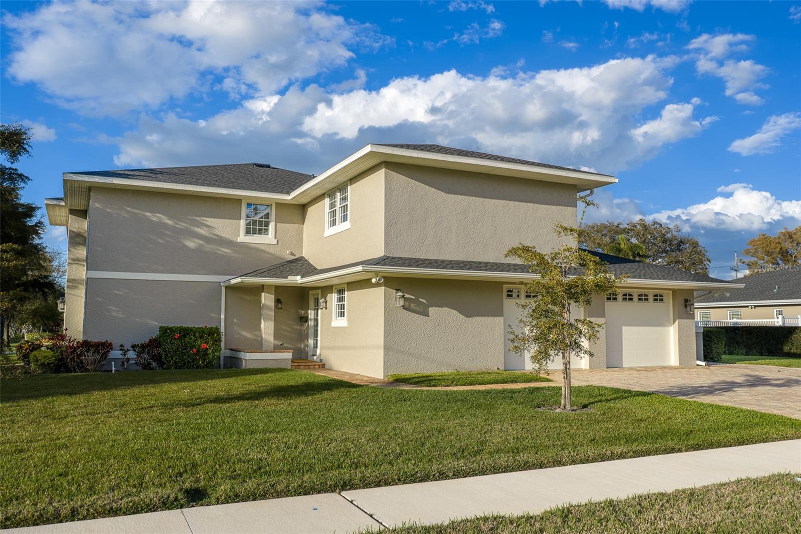 BELLEAIR ESTATES - Residential