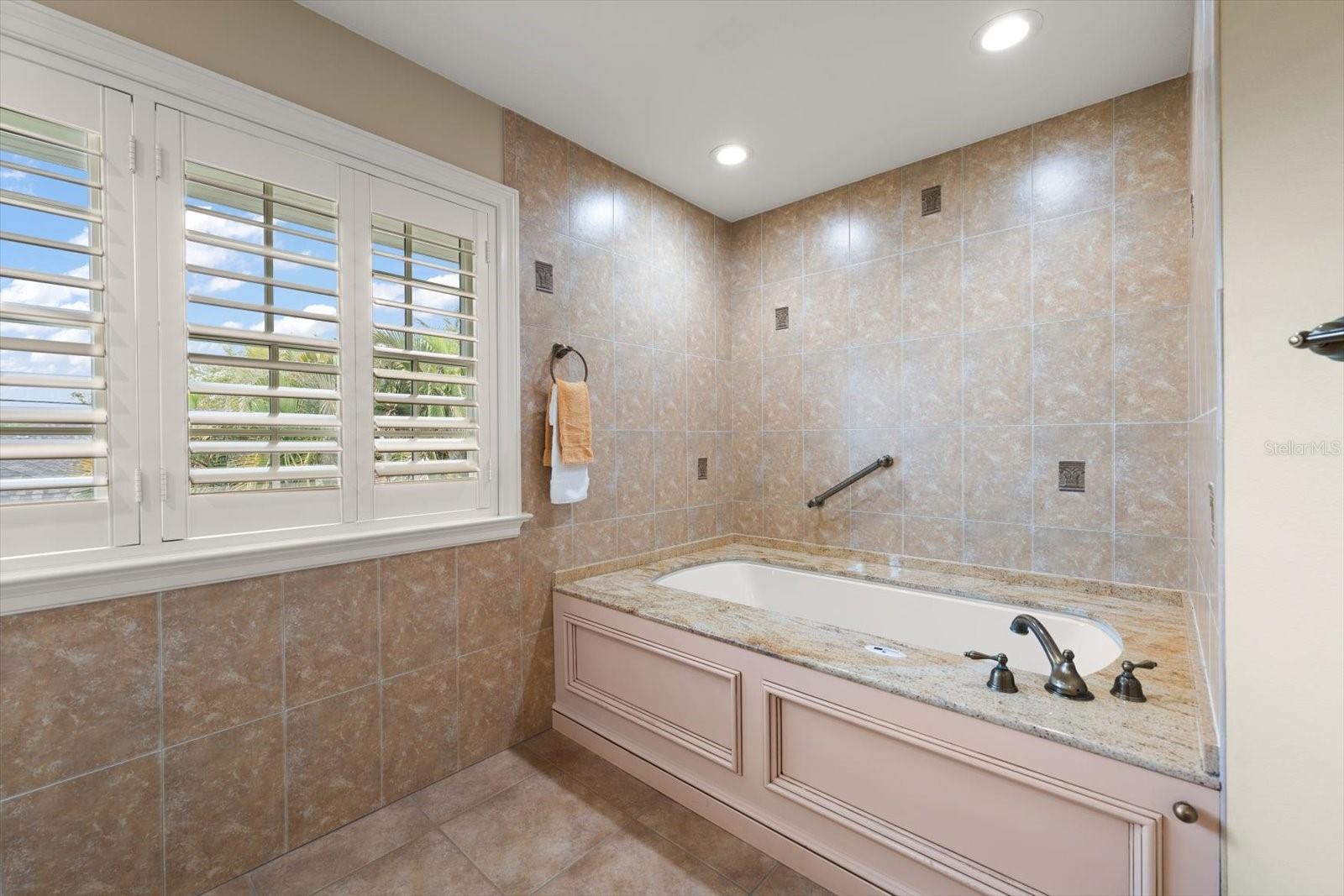 BELLEAIR ESTATES - Residential