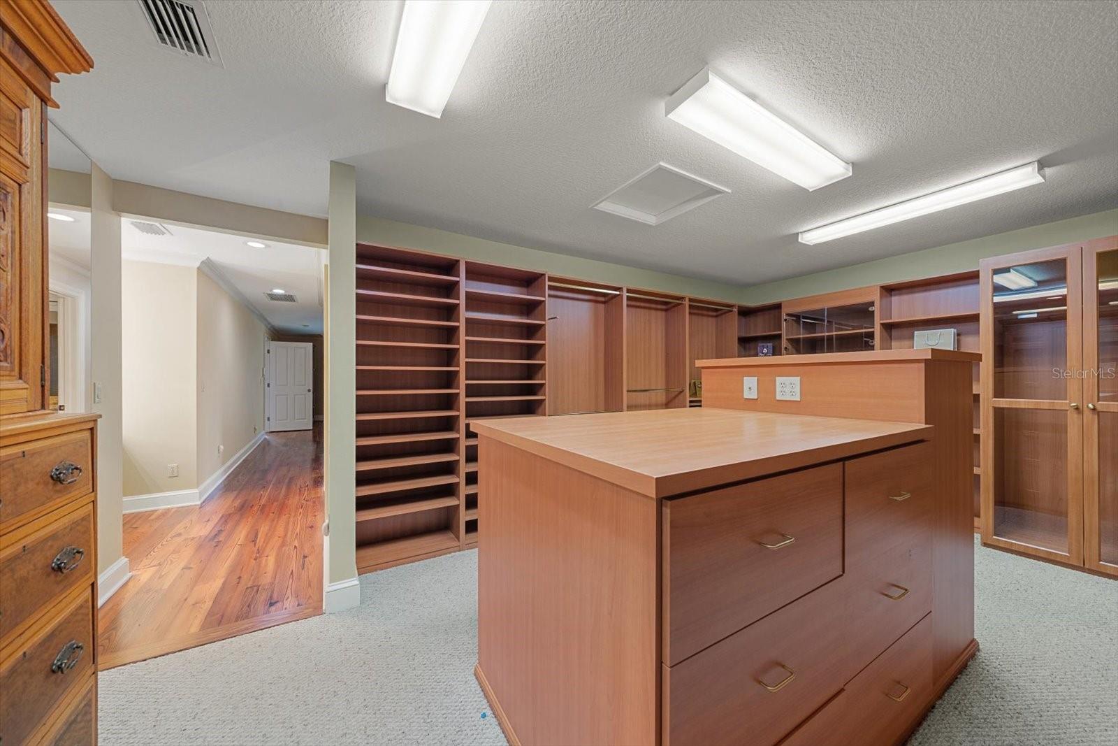 BELLEAIR ESTATES - Residential