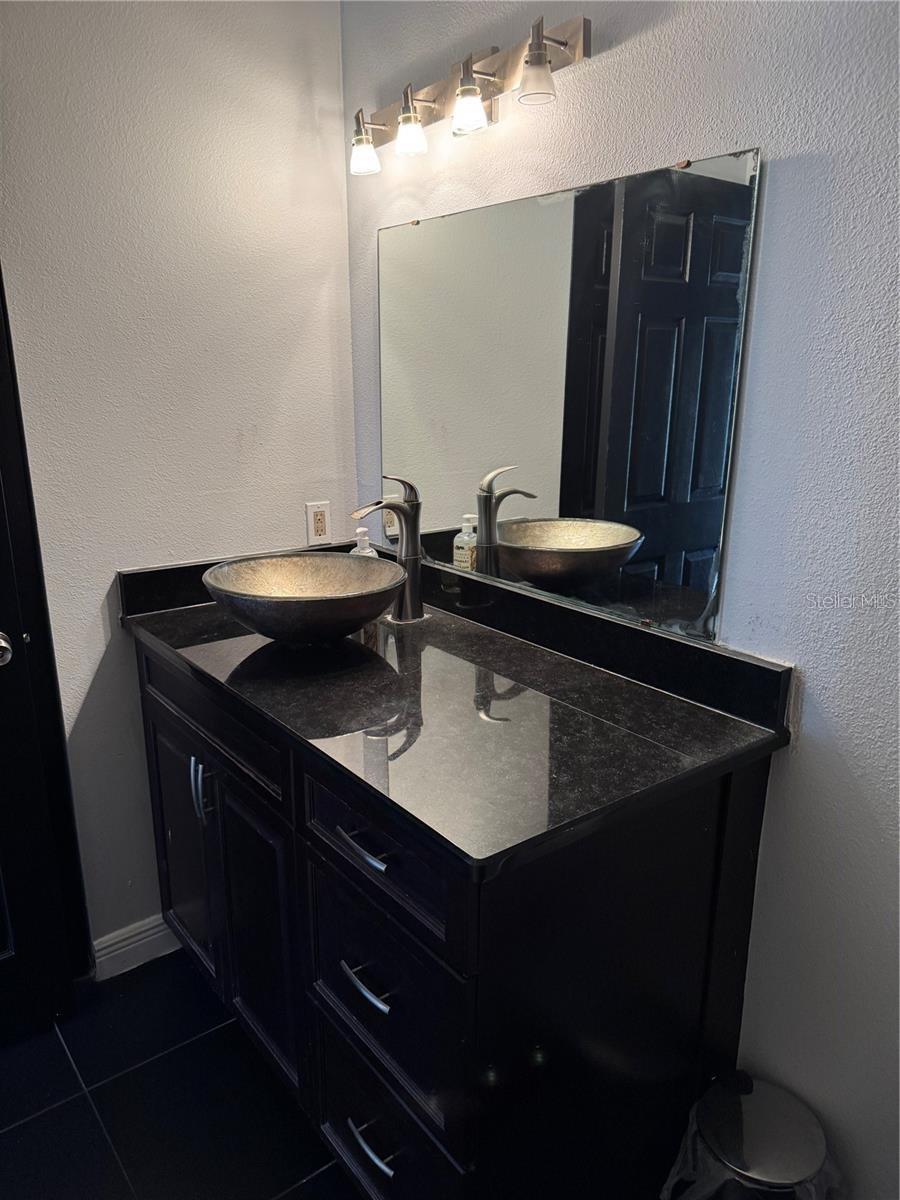 VILLAS AT LAKESIDE A CONDO - Residential Lease