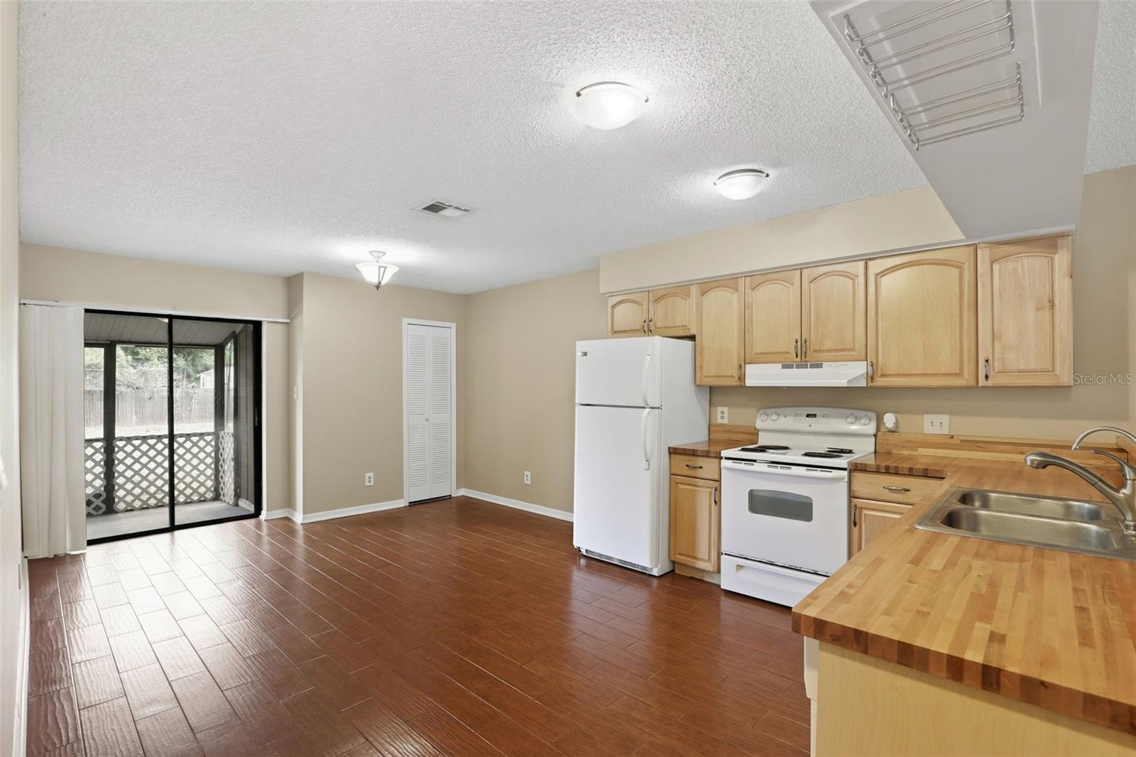 LAKE WAYMAN HEIGHTS LAKE ADD - Residential Lease