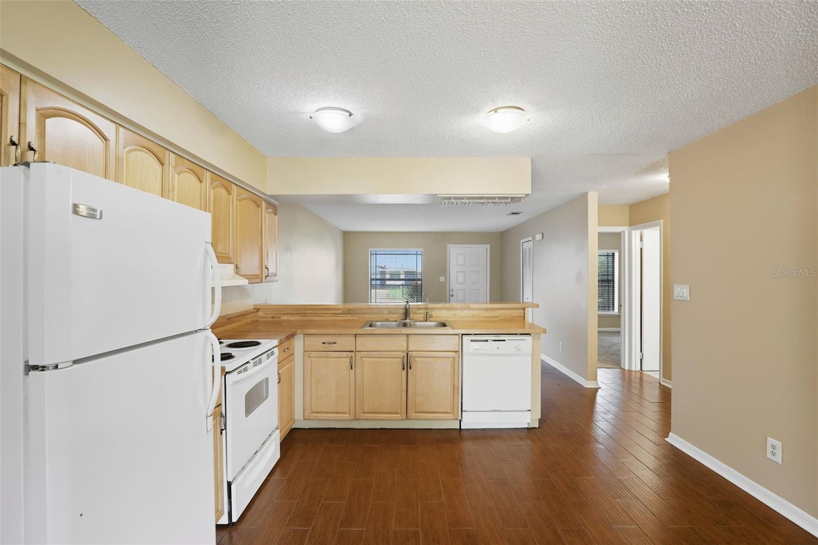 LAKE WAYMAN HEIGHTS LAKE ADD - Residential Lease