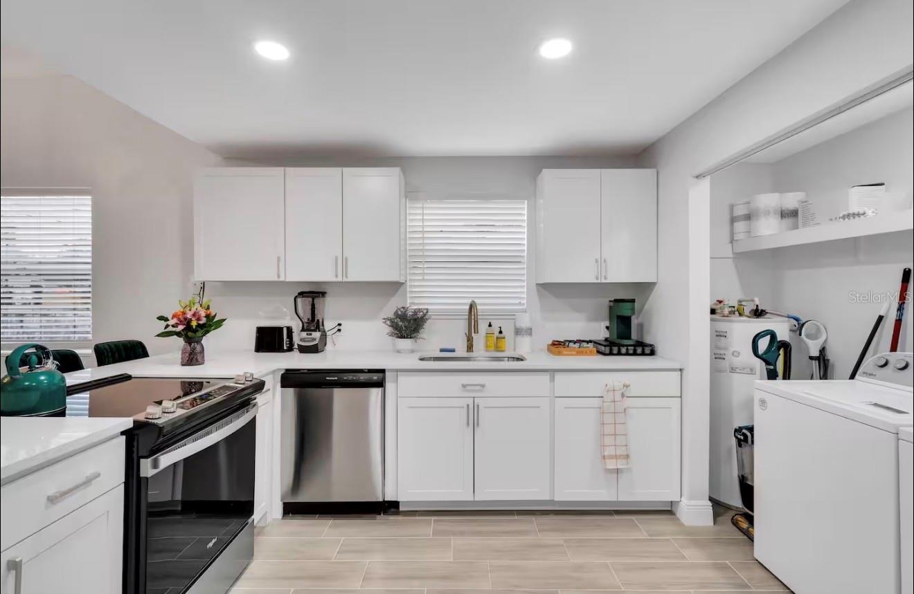 SANCHEZ & HAYA REAL ESTATE C - Residential
