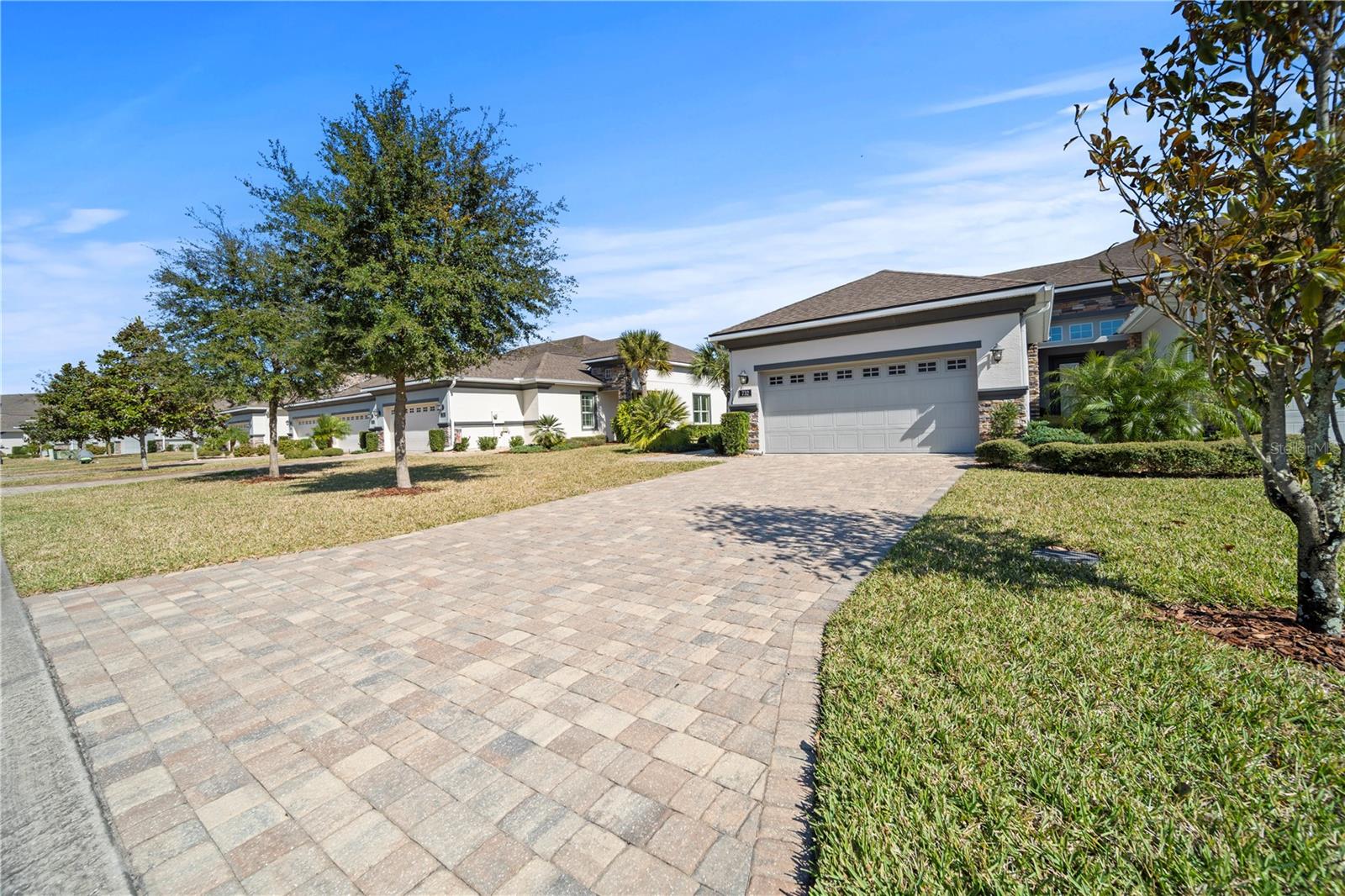 732 ALDENHAM LANE