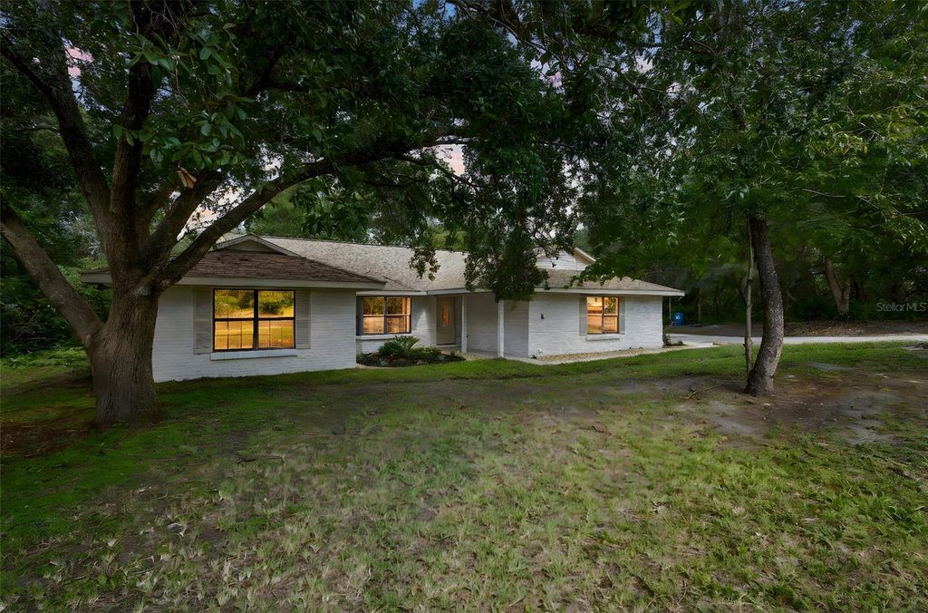 Photo of 26 Laurianne Road, Debary, FL 32713 (MLS # V4944491)