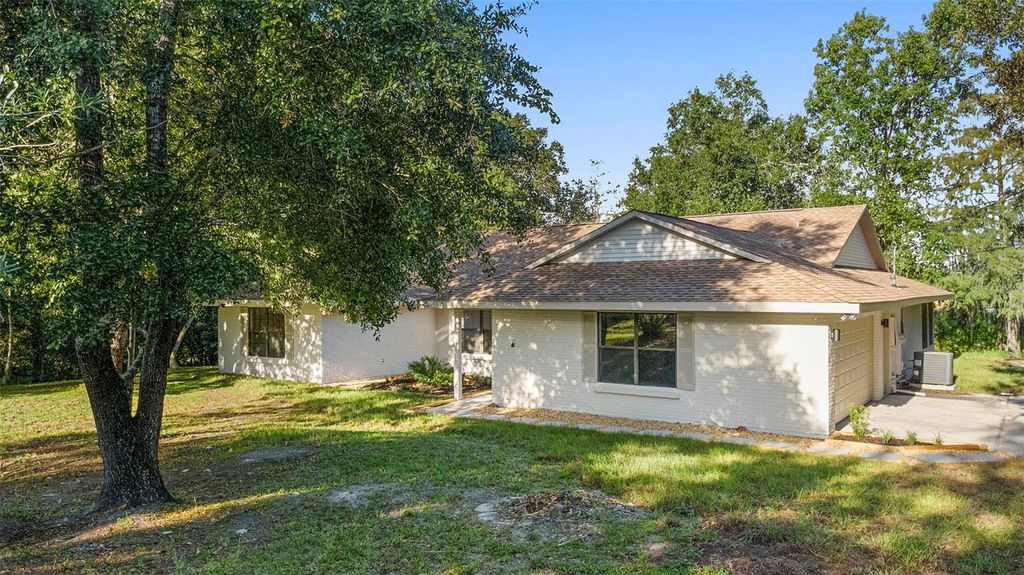 Photo of 26 Laurianne Road, Debary, FL 32713 (MLS # V4944491)