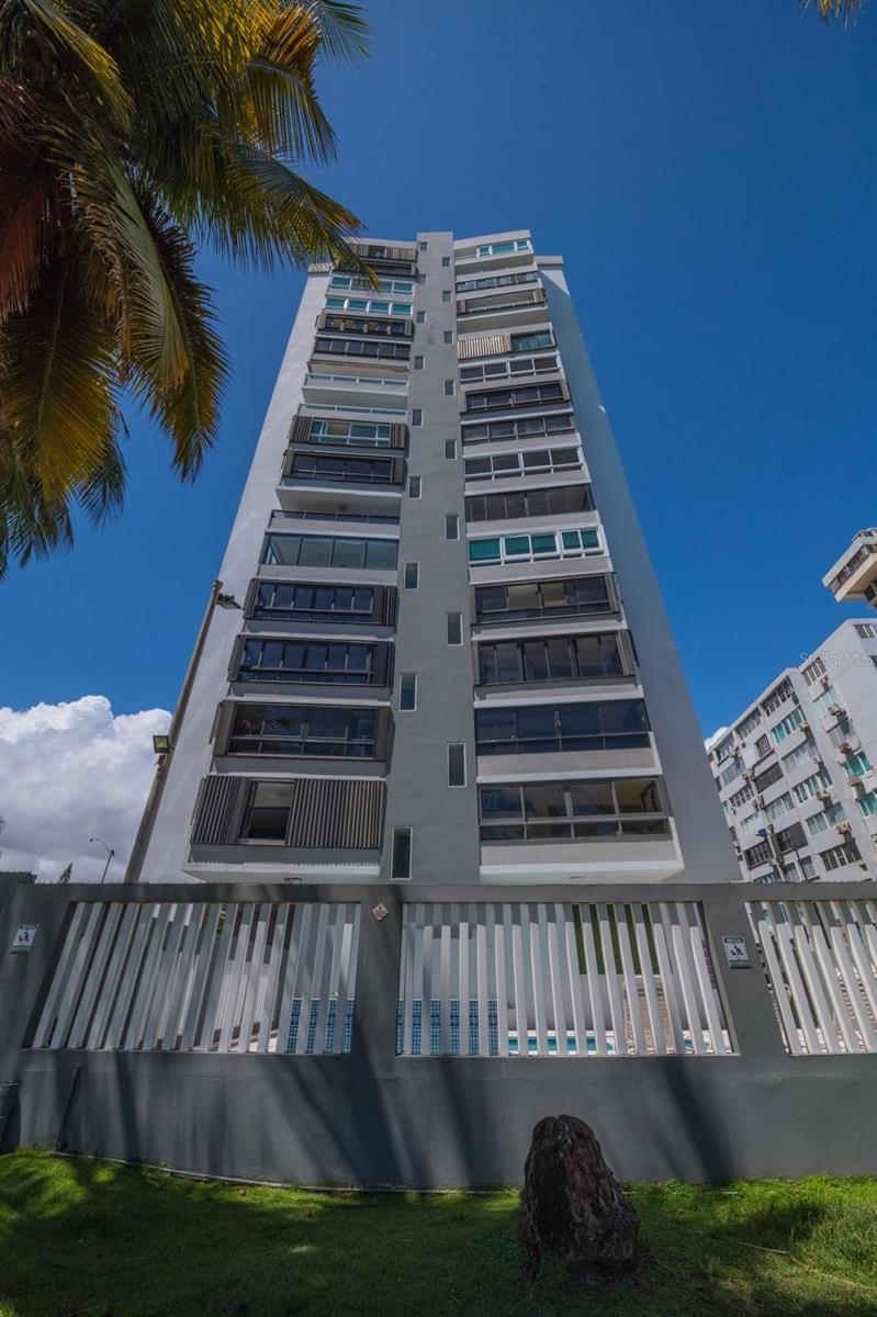 Just Remodeled Sub PH in Isla Verde with Stunning Ocean & Lagoon Views – Move In Today
Live the beachfront dream in this completely remodeled Sub Penthouse at Waldorf Tower. Featuring 2 bedrooms, 2 bathrooms, a balcony facing the lagoon, and breathtaking ocean views from every room. Everything inside this 17th floor apartment is completely new including kitchen, baths, flooring, furnishings, and appliances. This apartment is move in ready.
Enjoy direct beach access, a swimming pool, 24-hour security, and one assigned parking space. Unbeatable location across from Supermax and steps from expressway, restaurants, hotels, and shops.
Immediately Available