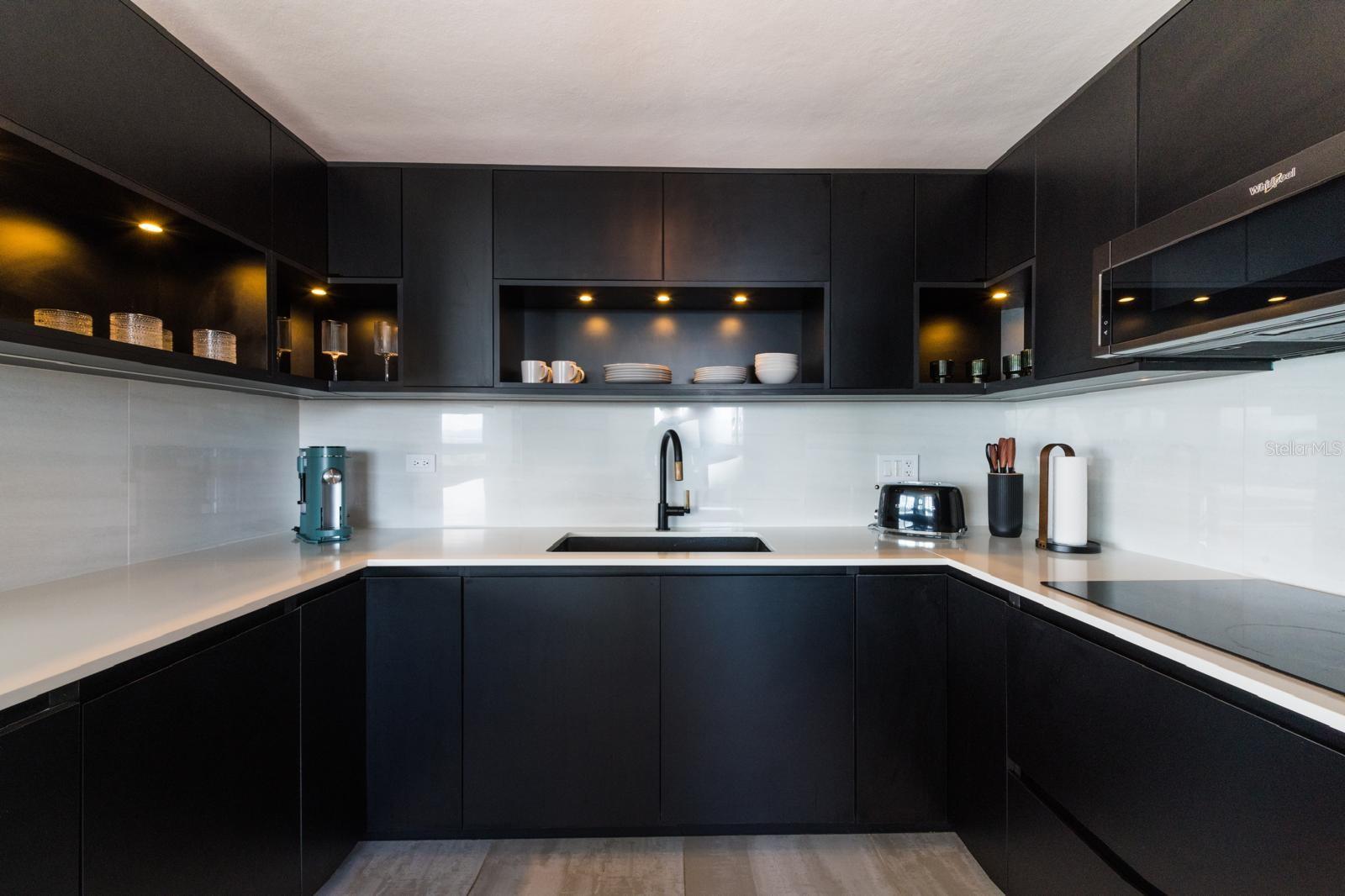 WALDORF TOWER ISLA VERDE - Residential Lease