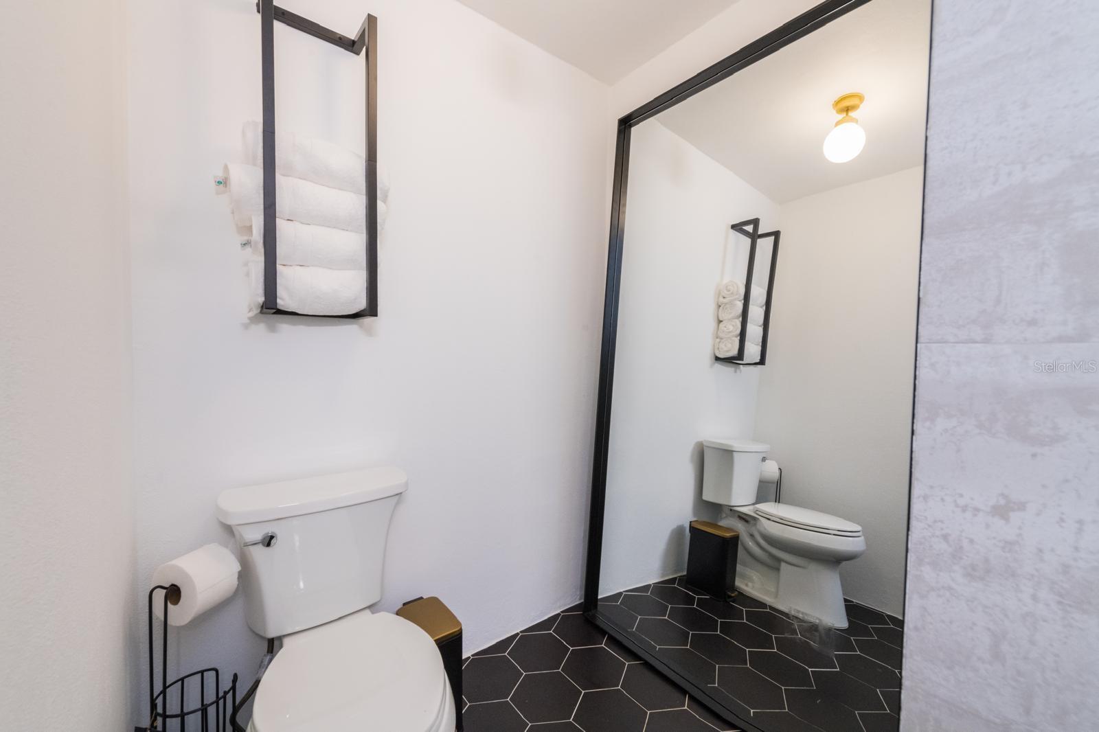 WALDORF TOWER ISLA VERDE - Residential Lease