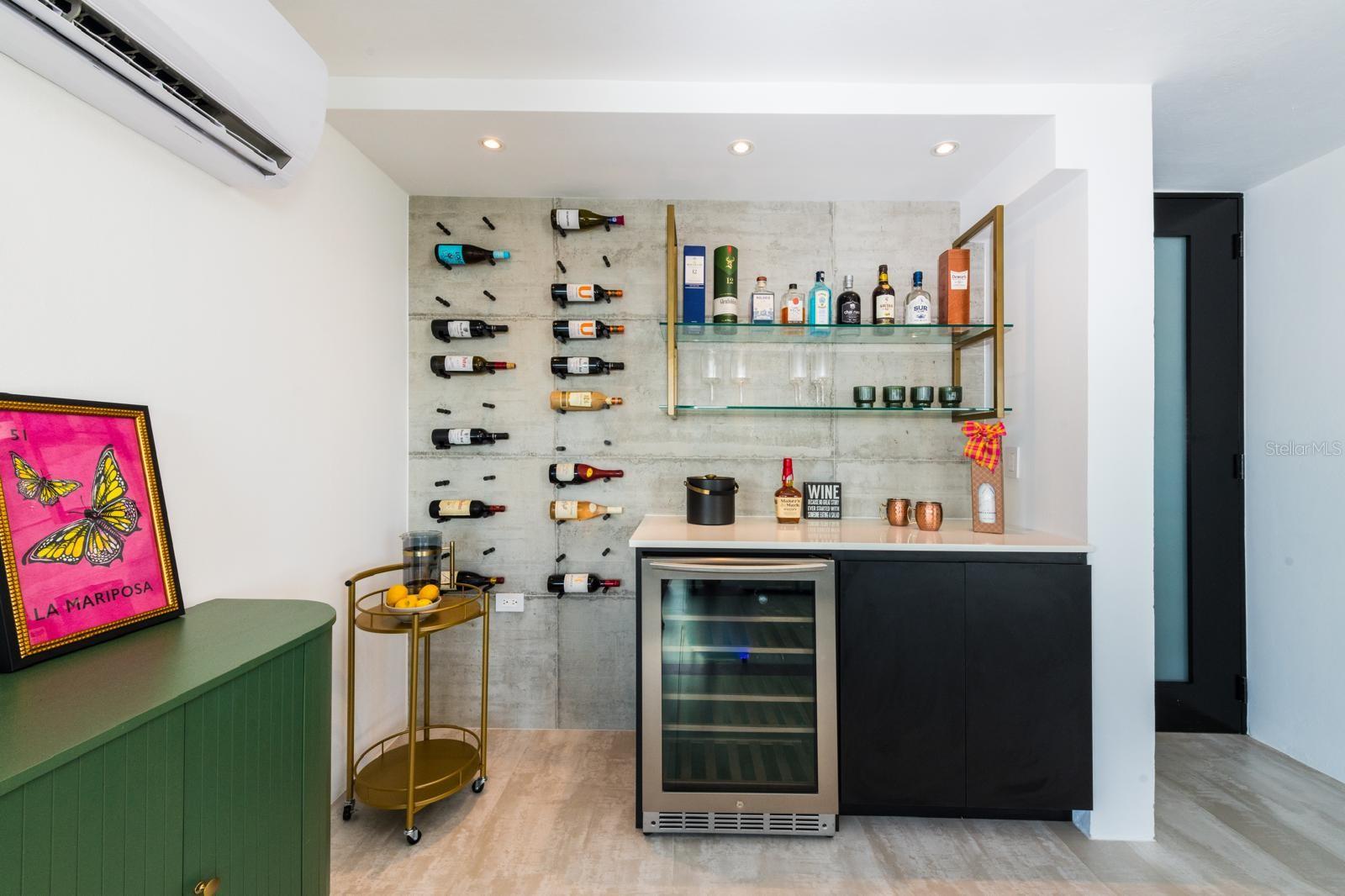 WALDORF TOWER ISLA VERDE - Residential Lease