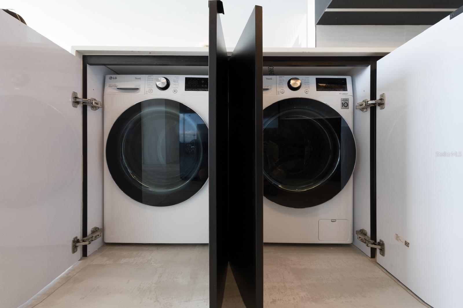 WALDORF TOWER ISLA VERDE - Residential Lease