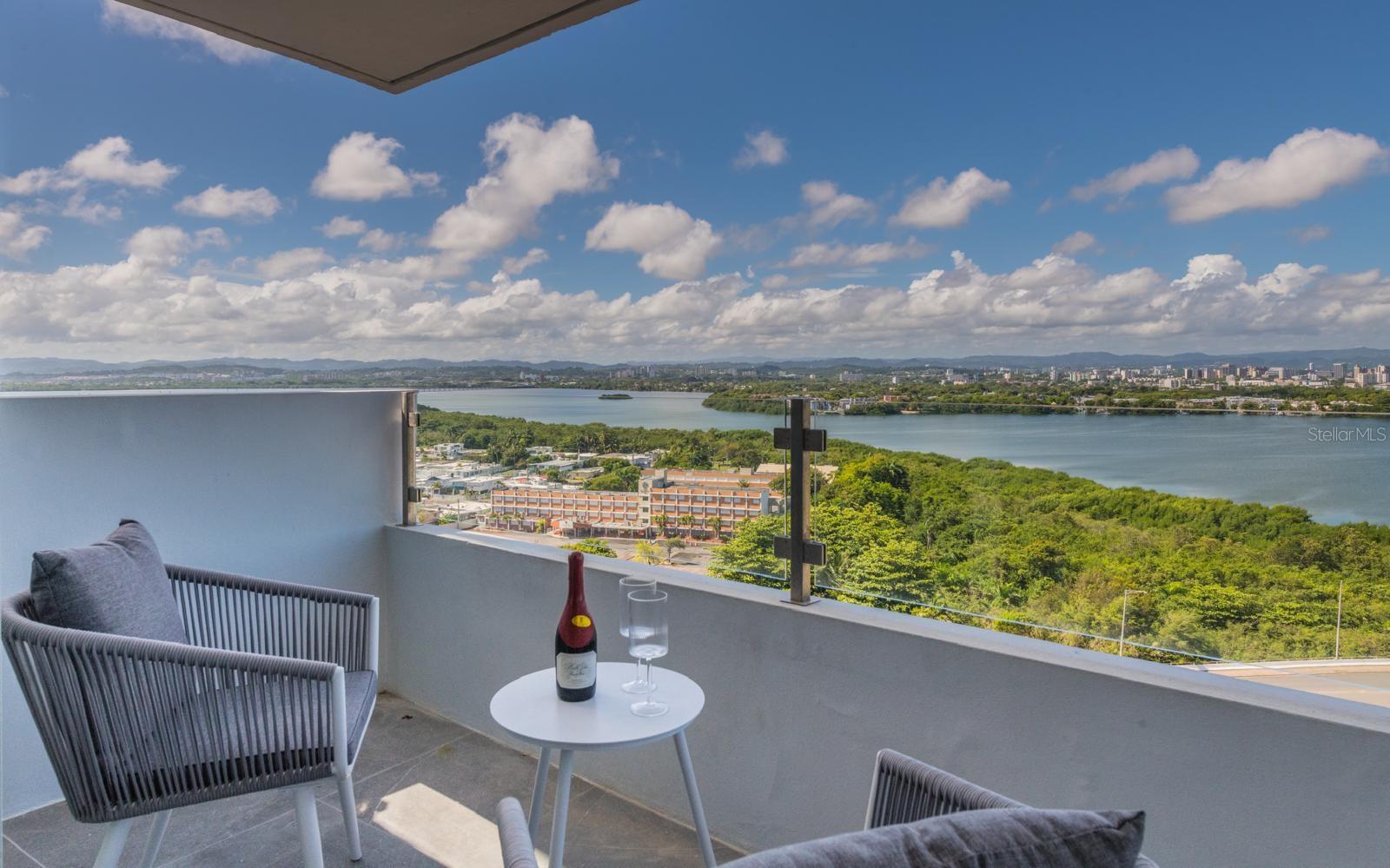 WALDORF TOWER ISLA VERDE - Residential Lease