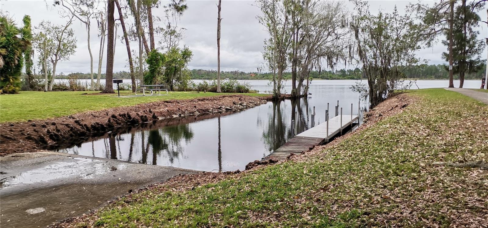 LAKESIDE AT BASS LAKE - Residential
