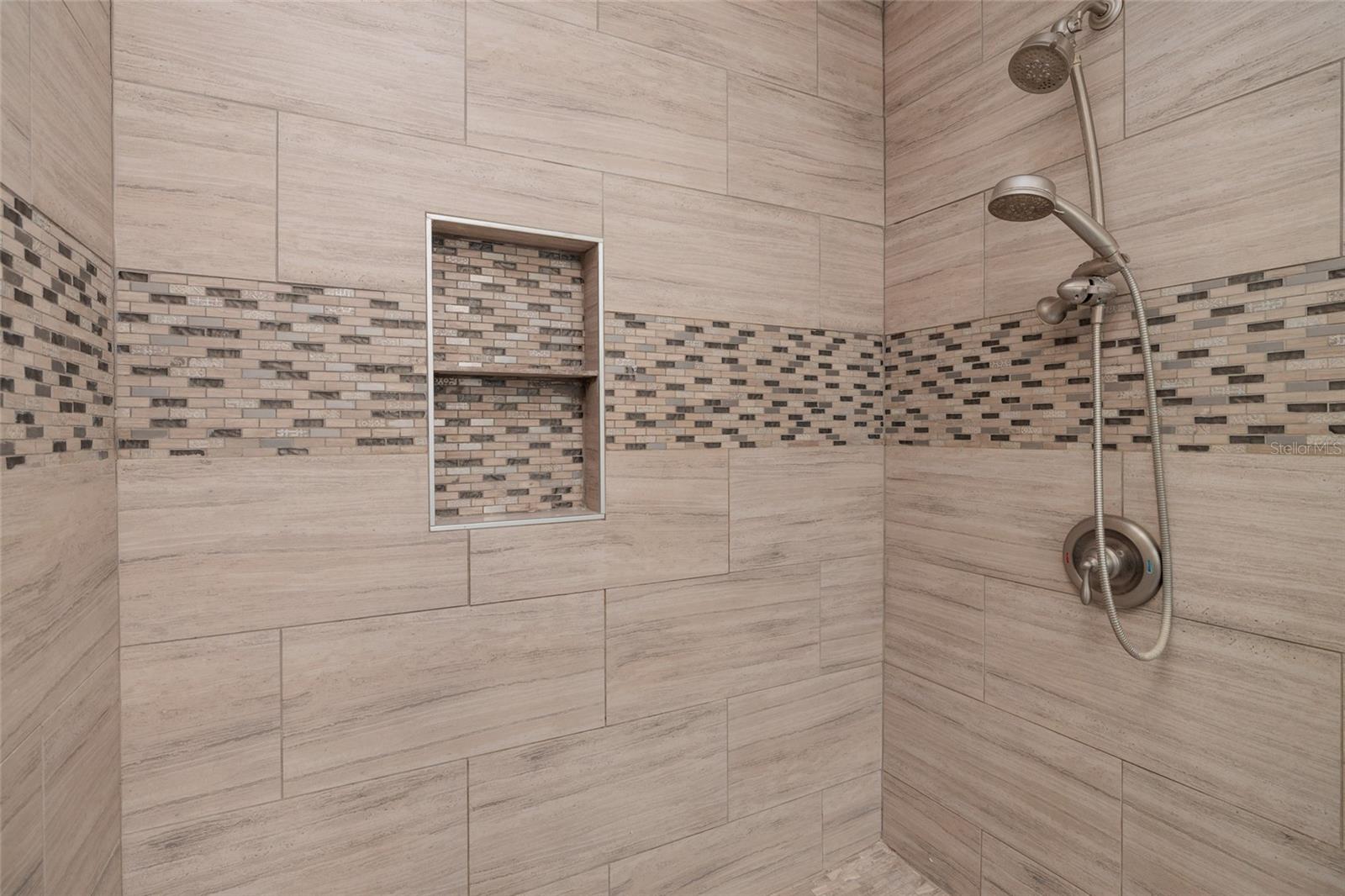 COLLEGE PARK - Residential