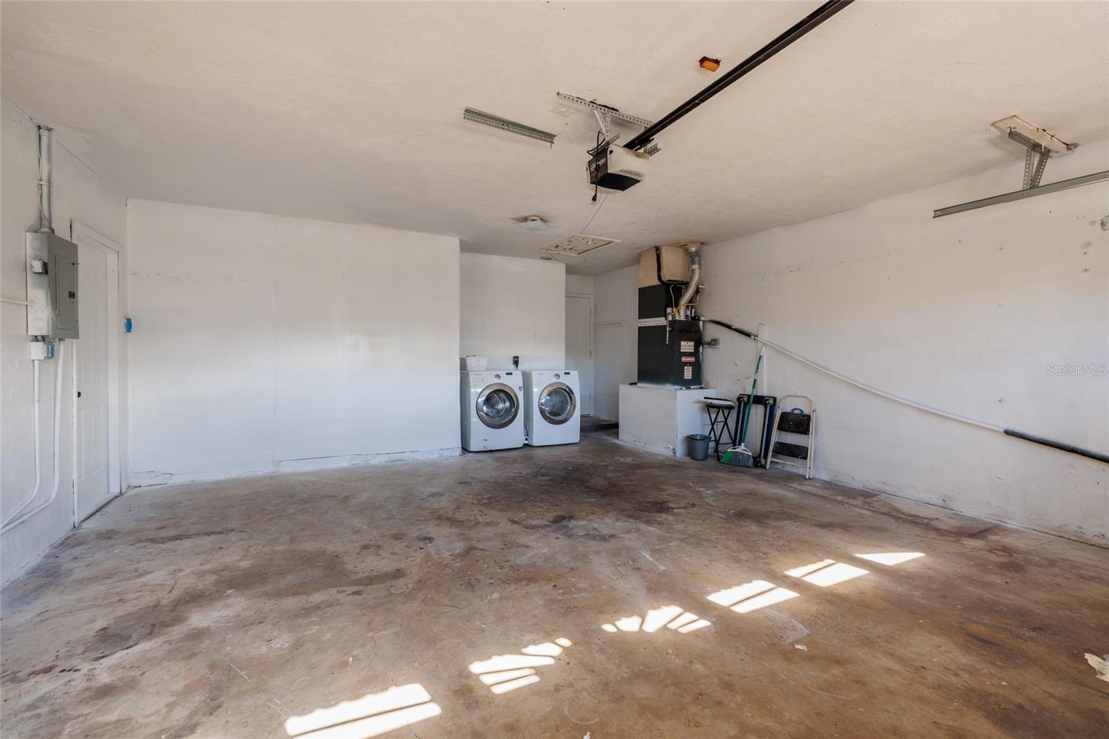 COLLEGE PARK - Residential