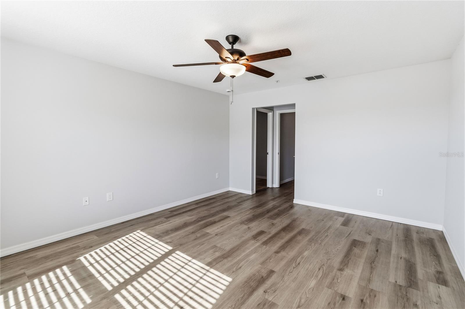 OAK RIDGE - Residential Lease