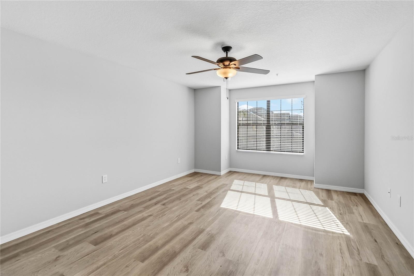 OAK RIDGE - Residential Lease