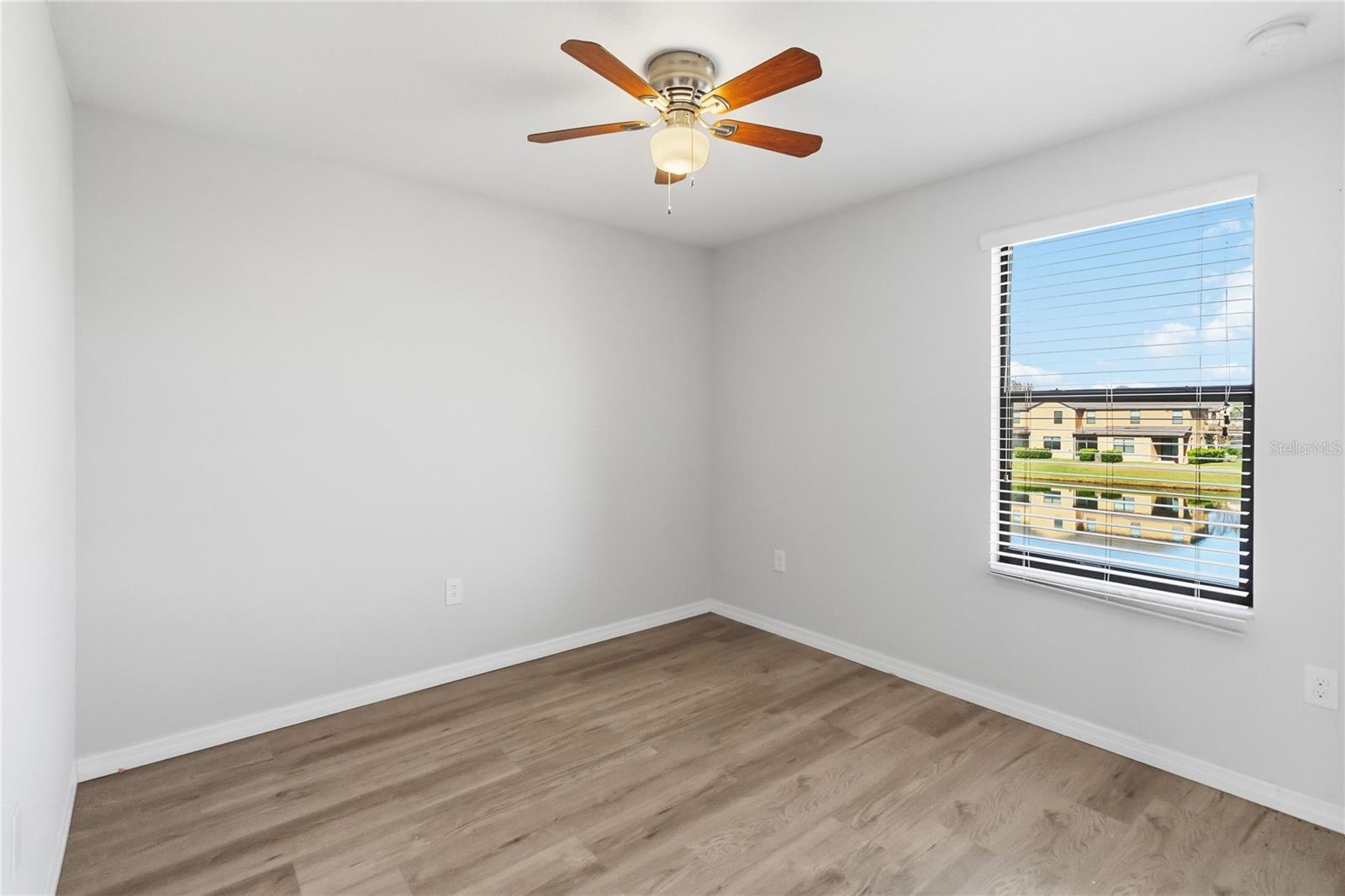 OAK RIDGE - Residential Lease