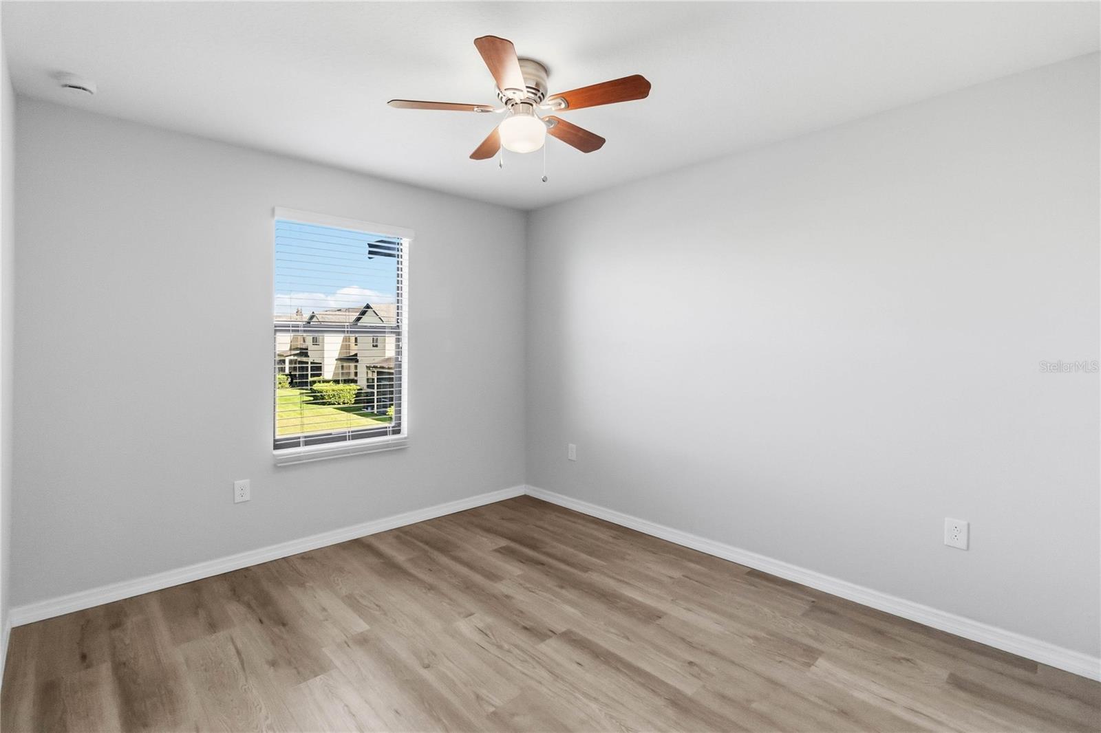 OAK RIDGE - Residential Lease