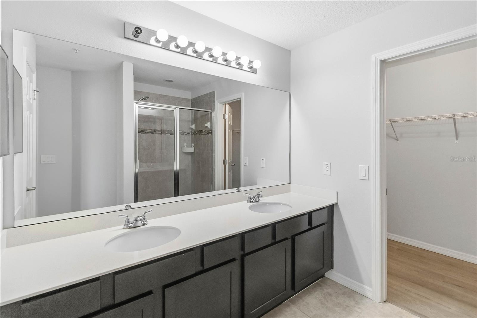 OAK RIDGE - Residential Lease