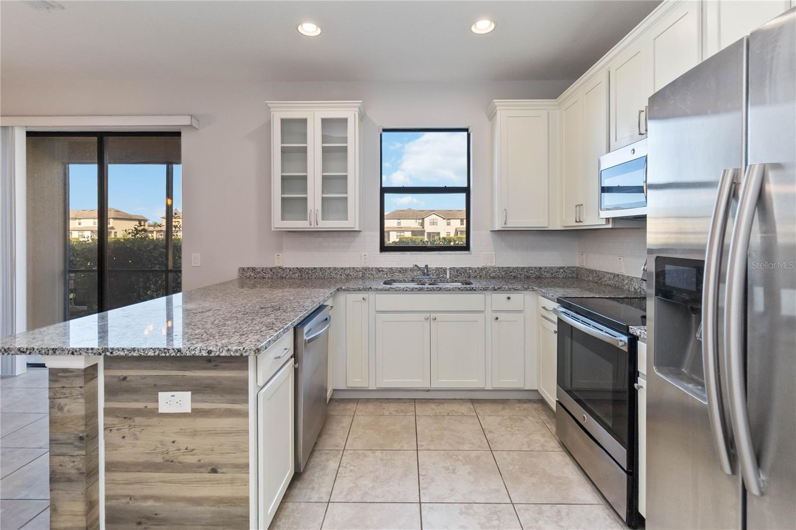 OAK RIDGE - Residential Lease