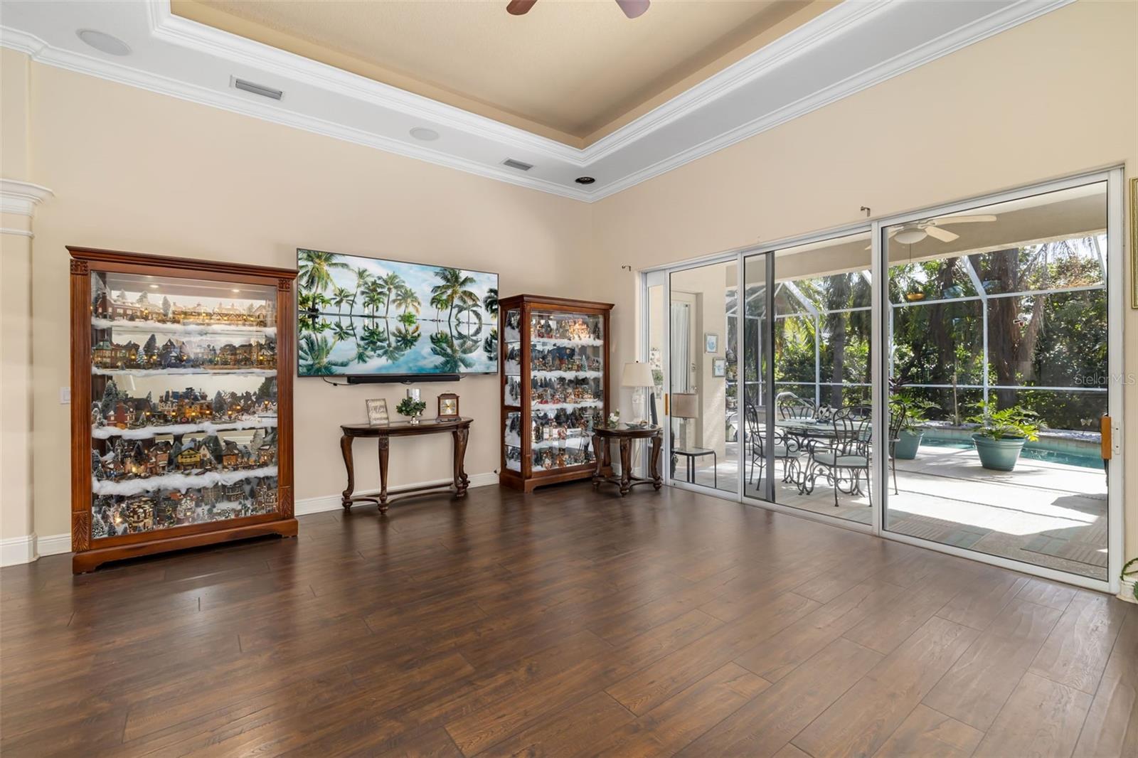 OAK CREEK - Residential