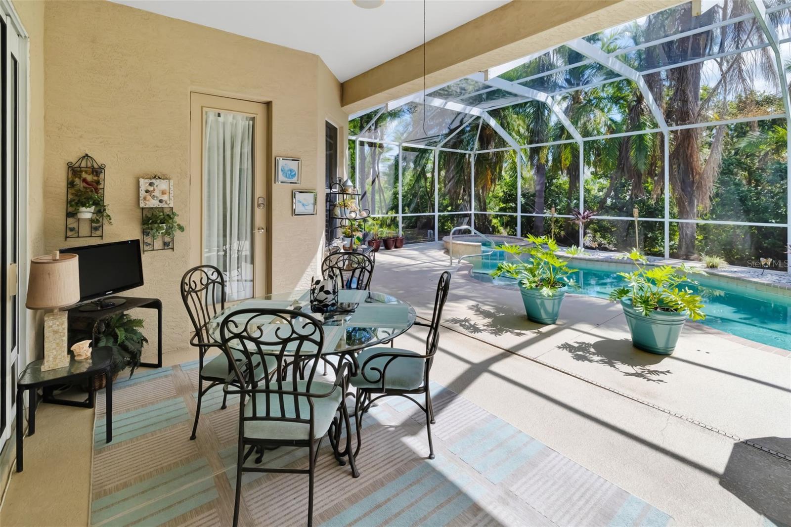 OAK CREEK - Residential