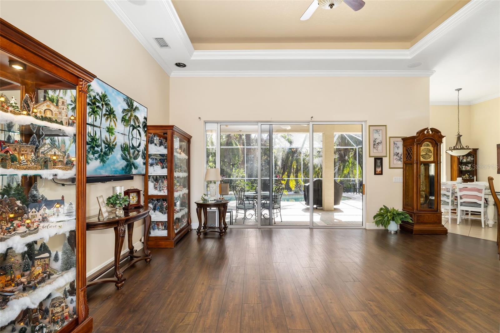 OAK CREEK - Residential