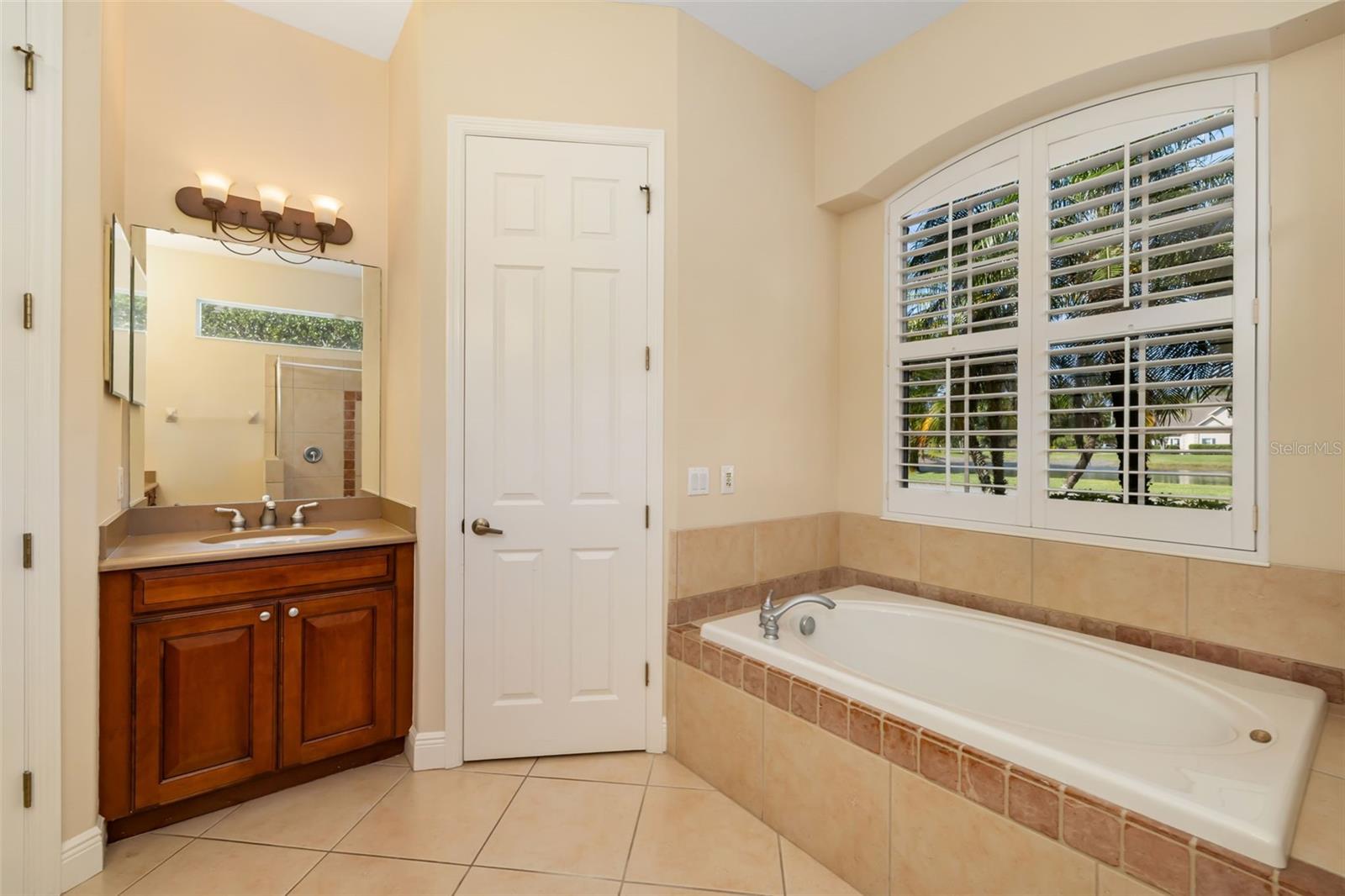 OAK CREEK - Residential