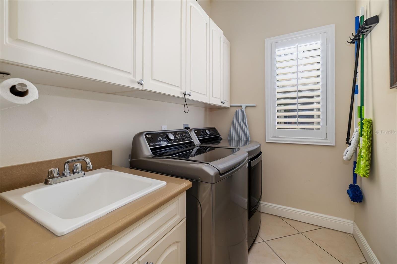 OAK CREEK - Residential