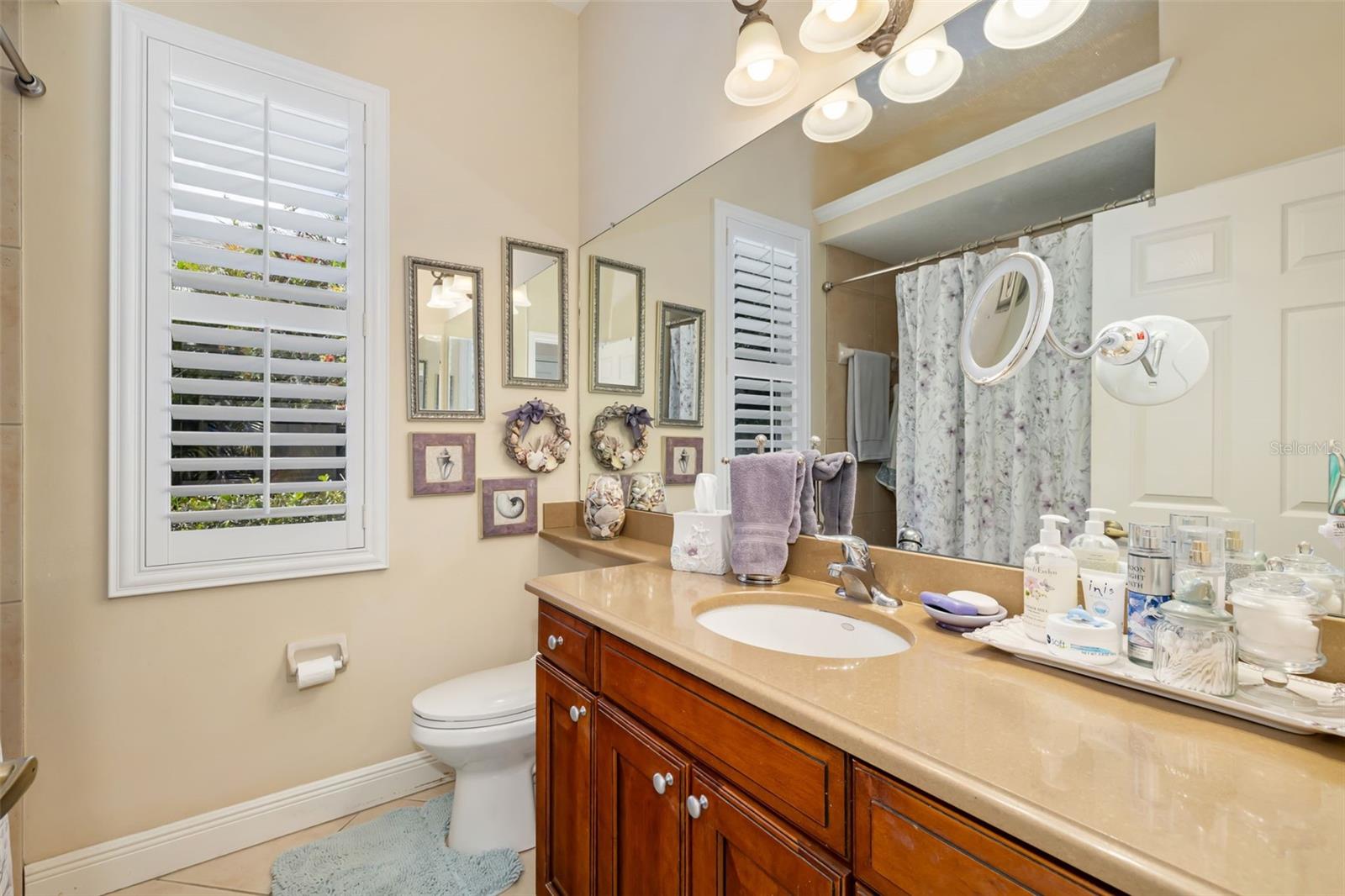 OAK CREEK - Residential