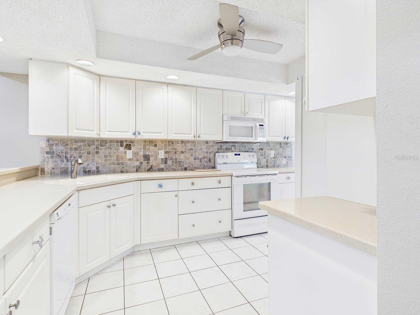 THE VILLAS AT EL CONQUISTADOR - Residential