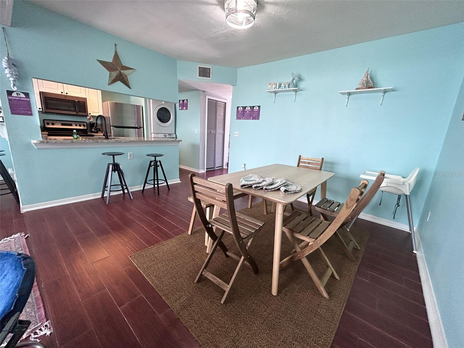 ISLAND CLUB WEST PH 01 - Residential Lease