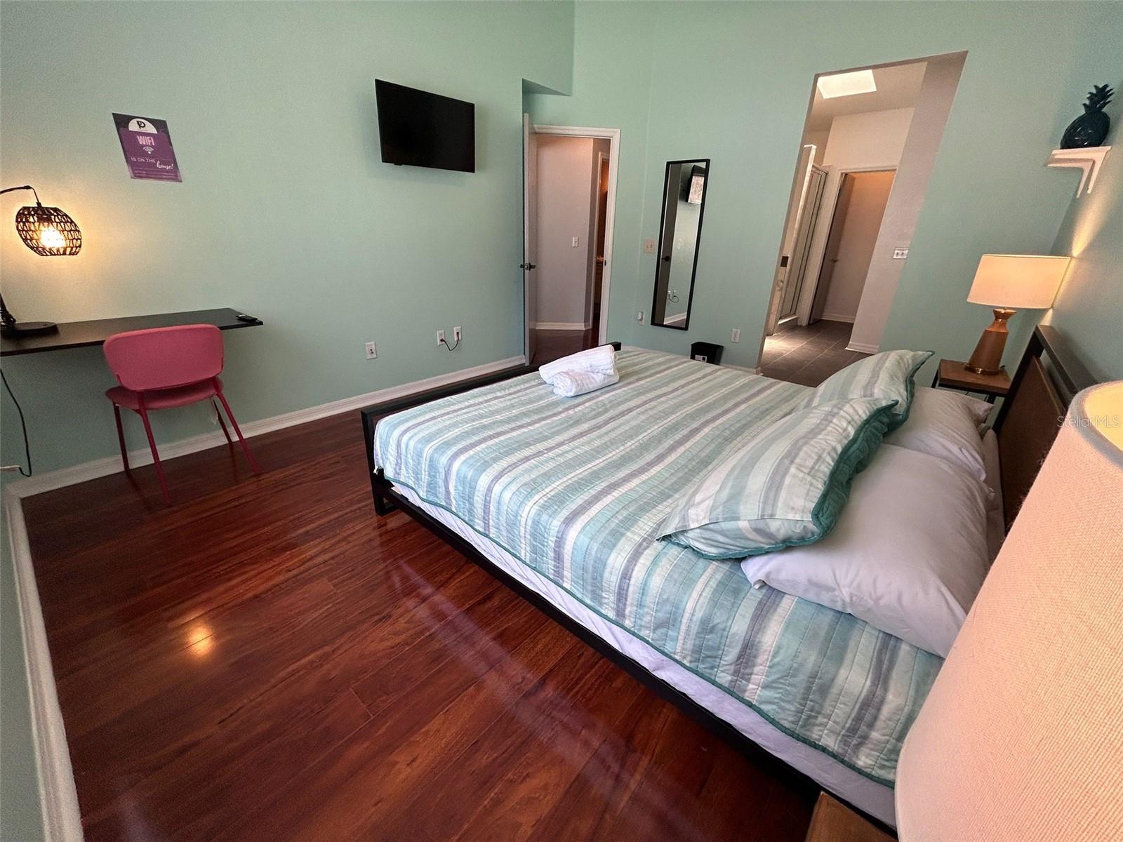 ISLAND CLUB WEST PH 01 - Residential Lease