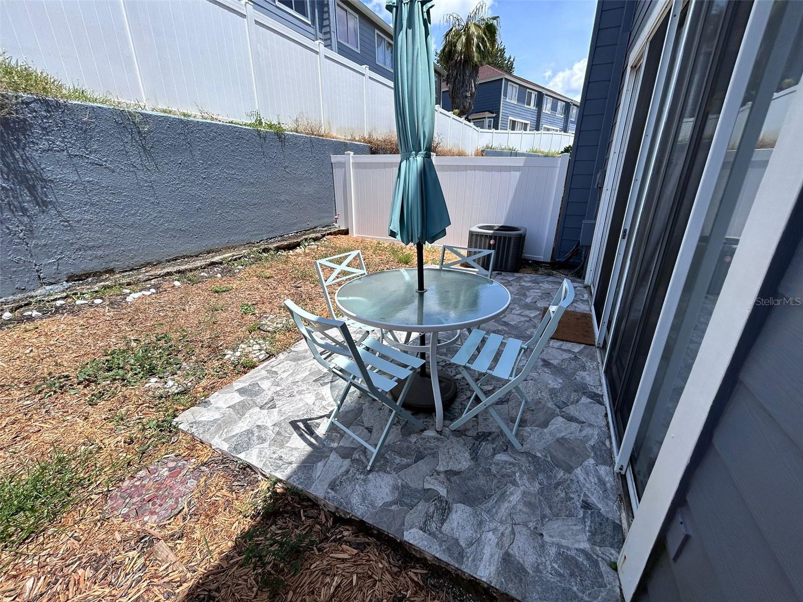 ISLAND CLUB WEST PH 01 - Residential Lease