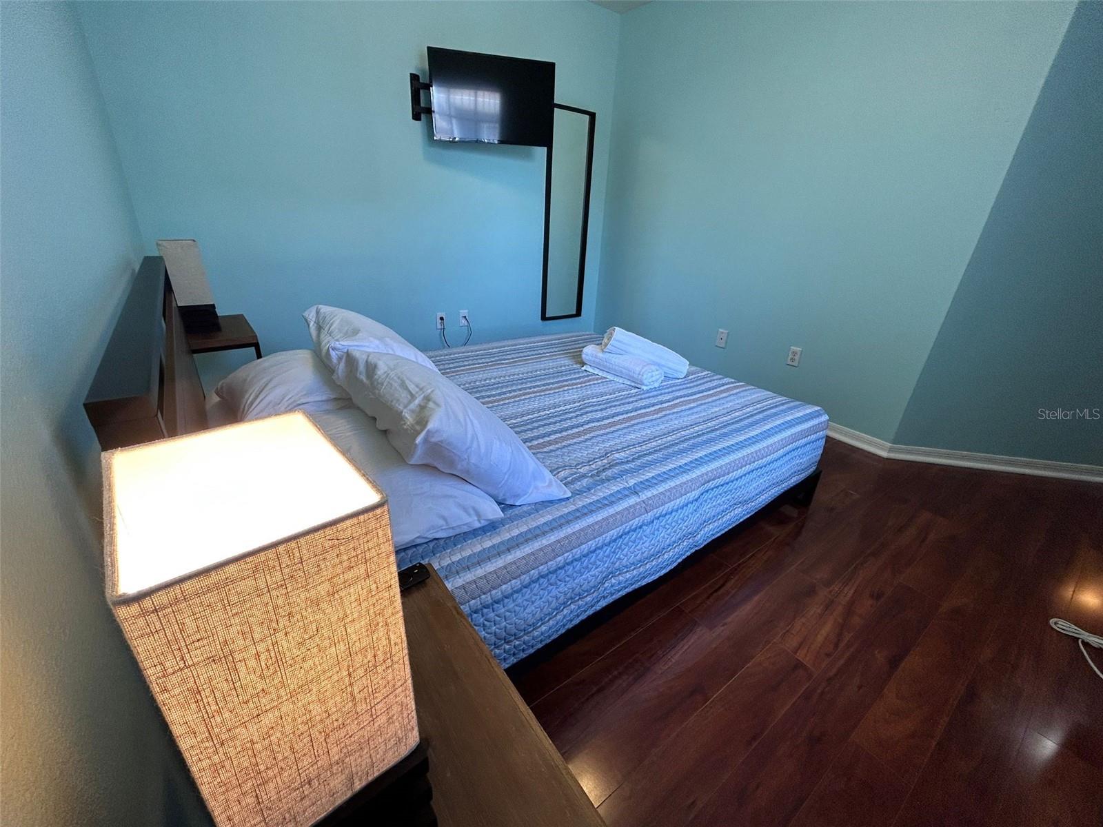 ISLAND CLUB WEST PH 01 - Residential Lease