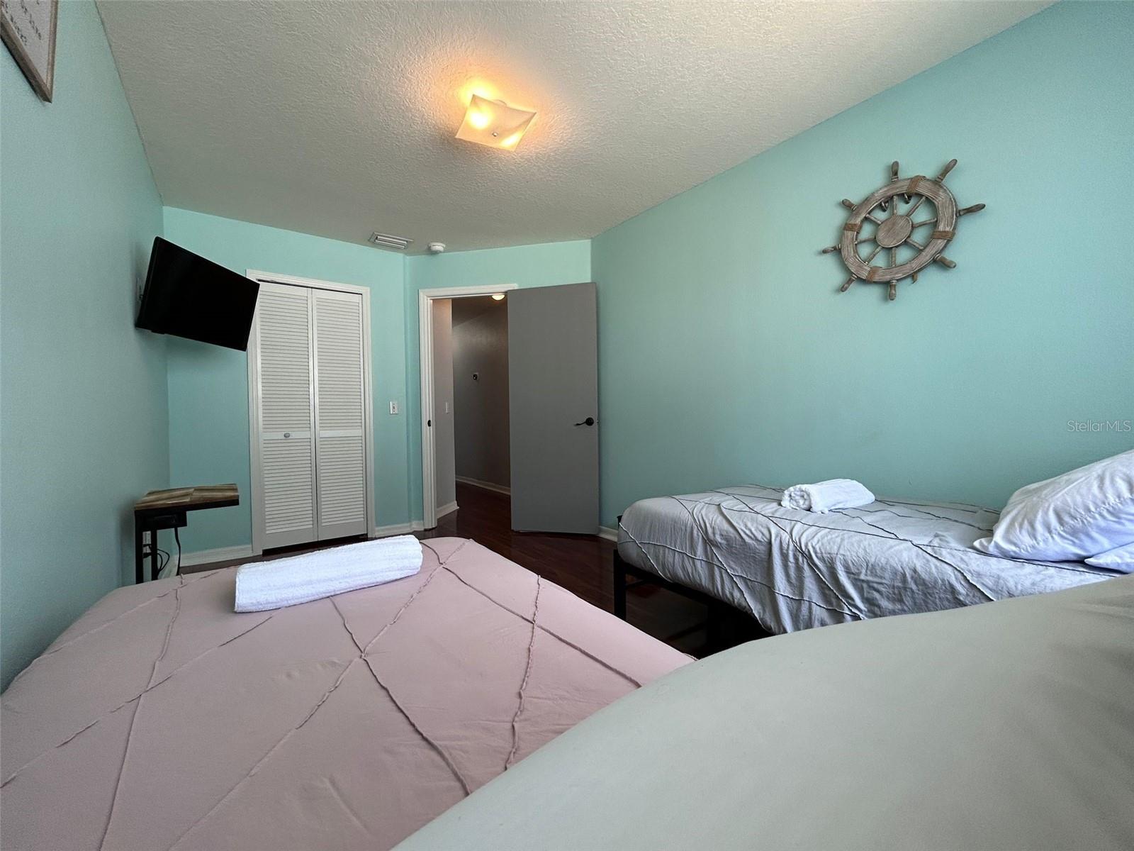 ISLAND CLUB WEST PH 01 - Residential Lease