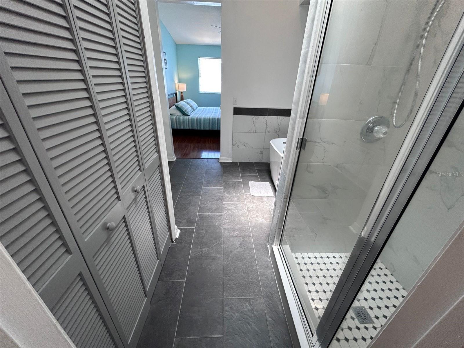 ISLAND CLUB WEST PH 01 - Residential Lease