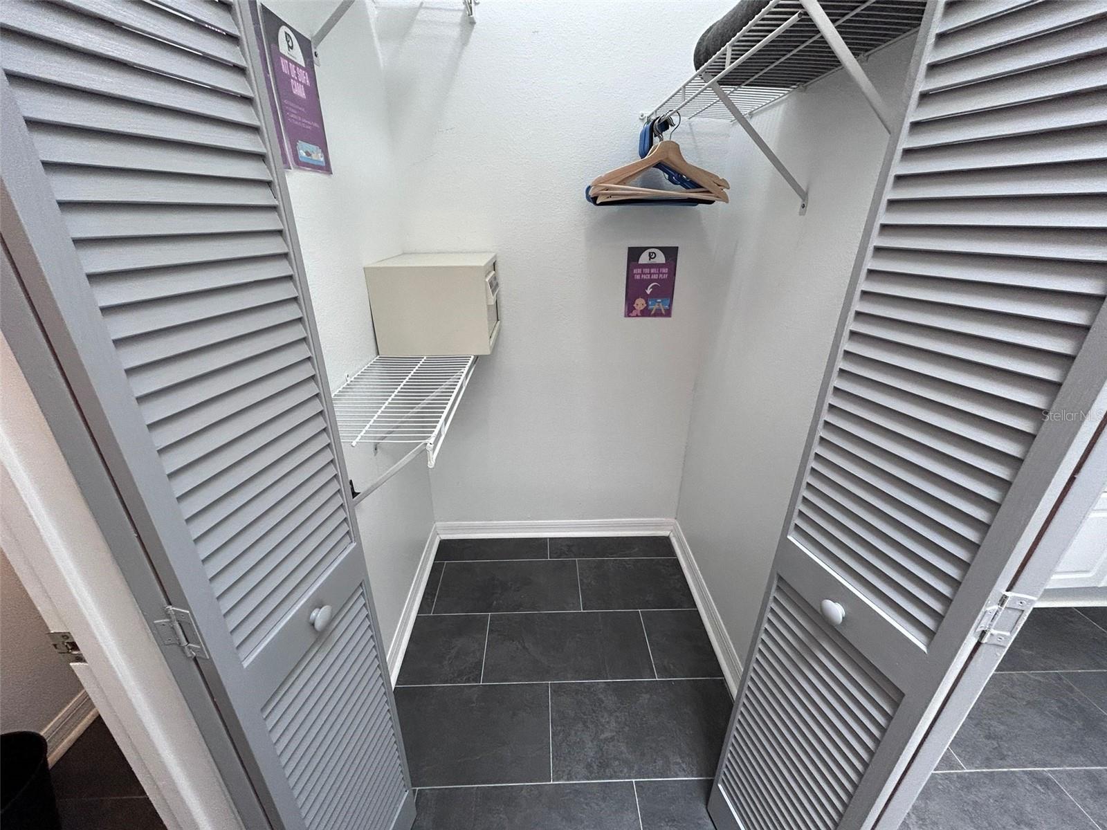 ISLAND CLUB WEST PH 01 - Residential Lease